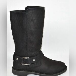 UGG Black Winter Boots Sleek Design
